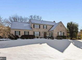 15199 Wetherburn Dr, Centreville, VA 20120
