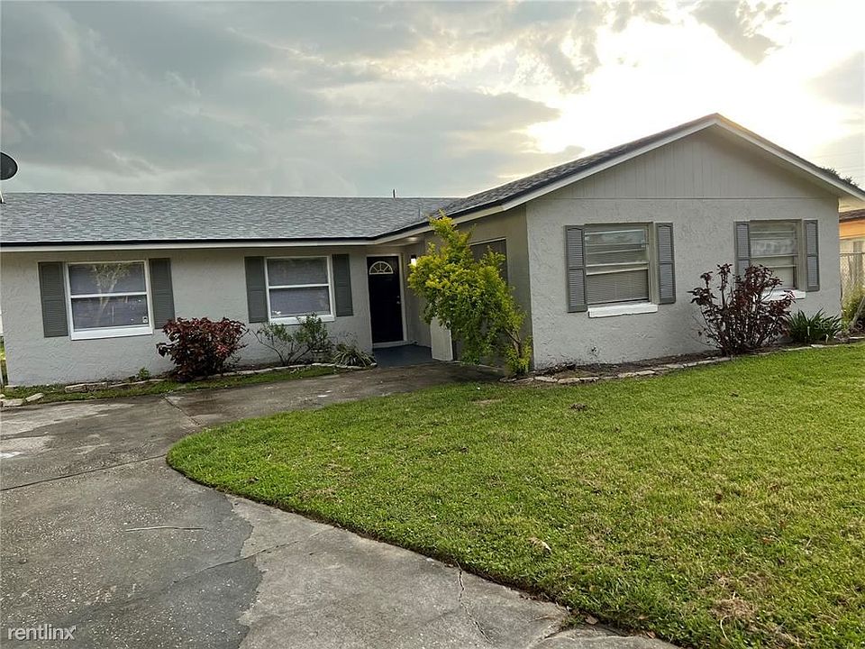 1st image of 2618 Santana Ave