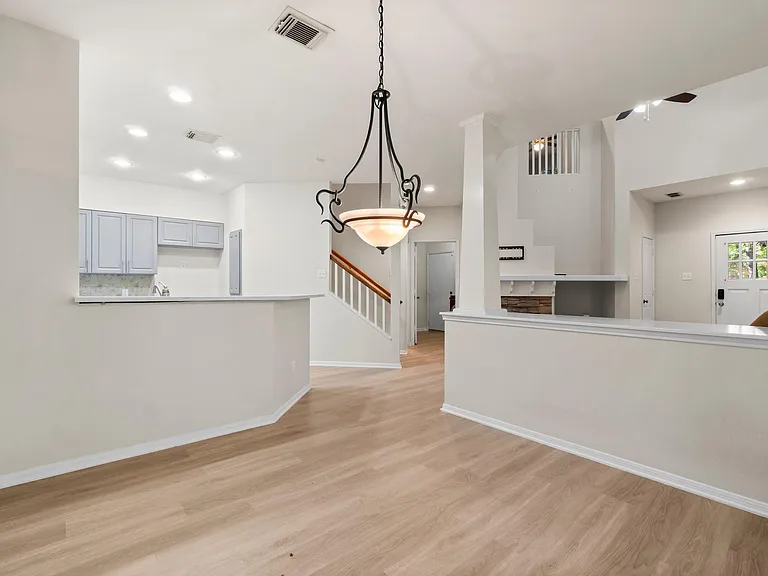 75 Scarlet Woods Ct — Photo 8
