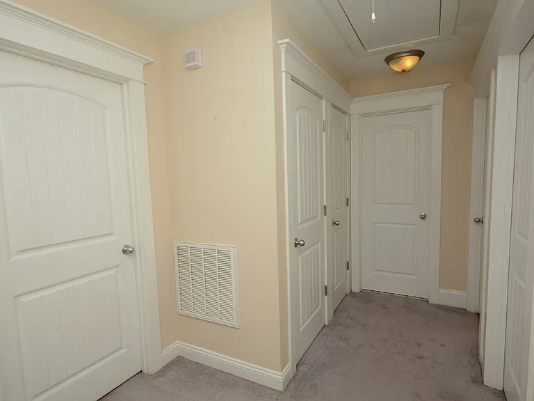 4116 Pretty Lake Ave — Photo 11
