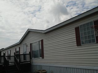 9231 Greentree Dr, Newport, MI 48166