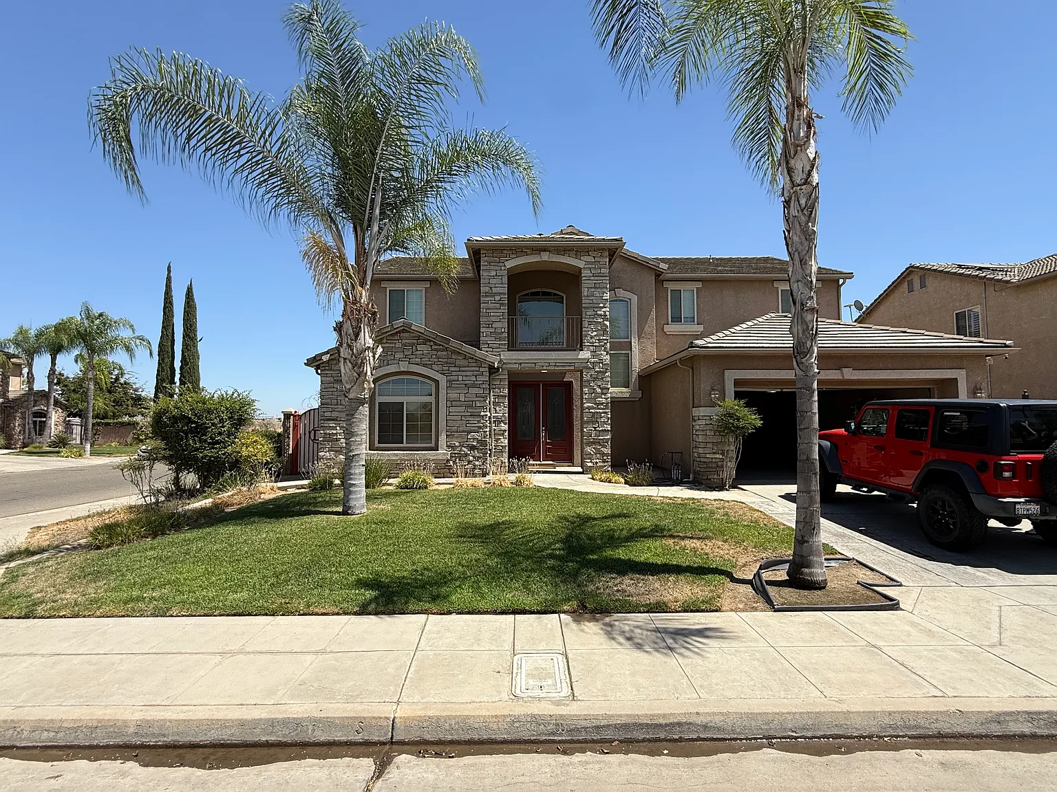 5 bed, 3090 sqft, $3,300 — Photo 2