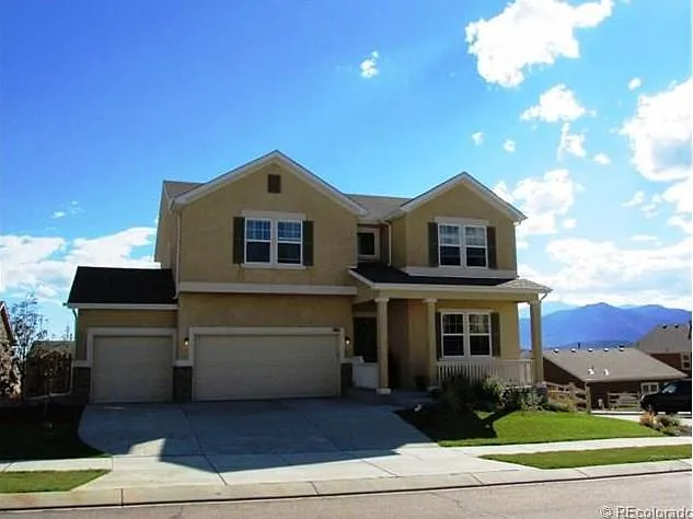 5 bed, 4300 sqft, $3,600 — Photo 1