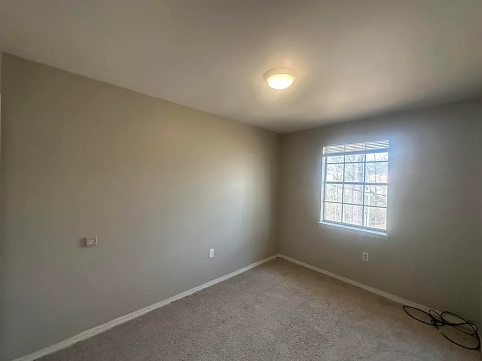 99 Lexington Dr #7
