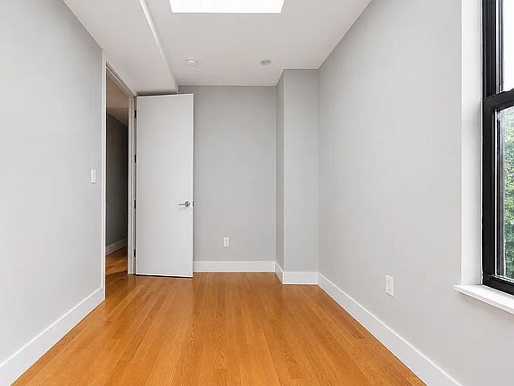 4th image of 1100 De Kalb Ave #2T