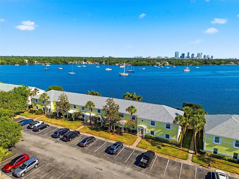 201 Pompano Dr SE #C — Photo 50