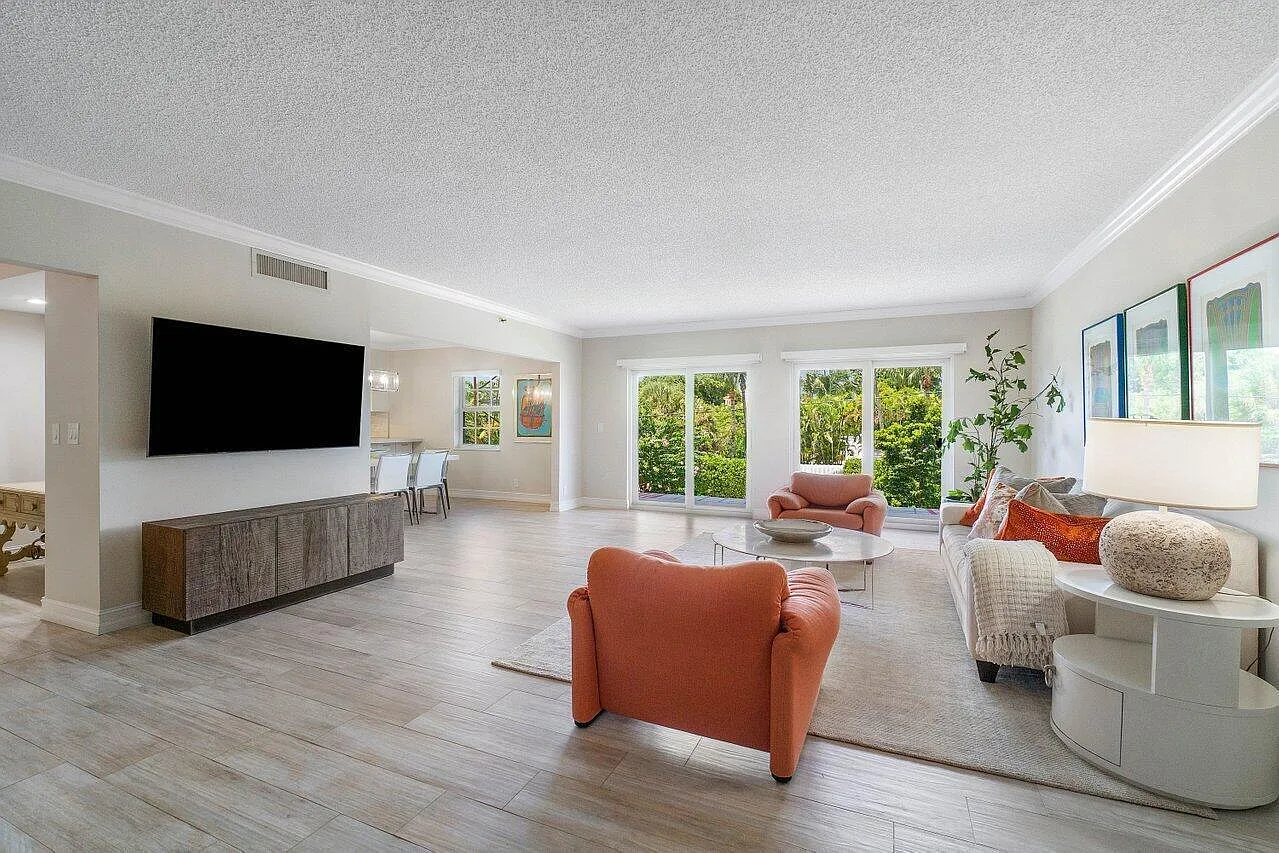 3 bed, 2.0 bath, 2307 sqft, $8,500 — Photo 4