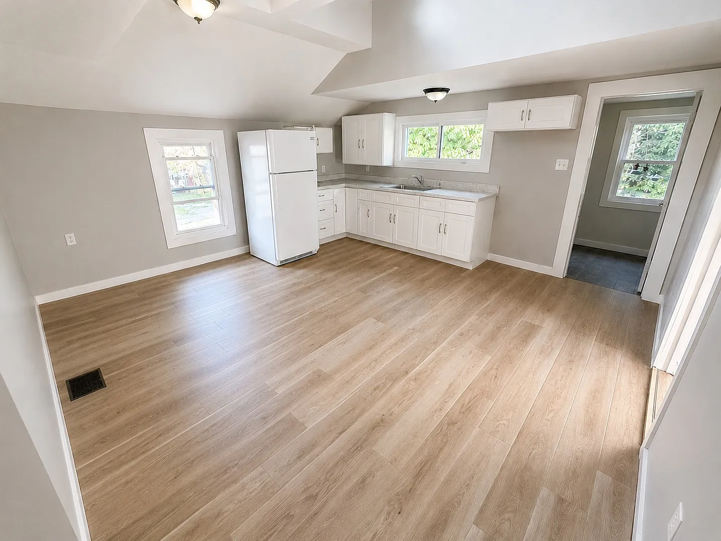 2 bed, $1,250 — Photo 3