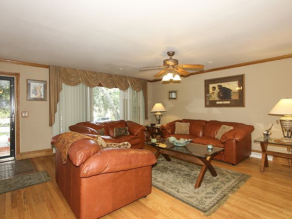 2nd image of 6817 W Medill Ave