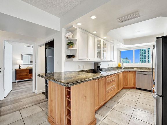 5th image of 524 Orton Avenue #702