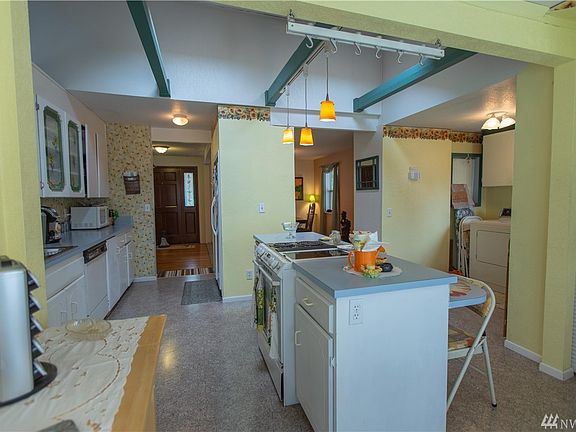4th image of 7511 20th Ave E
