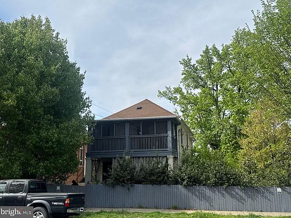 3rd image of 4818 Sheriff Rd NE