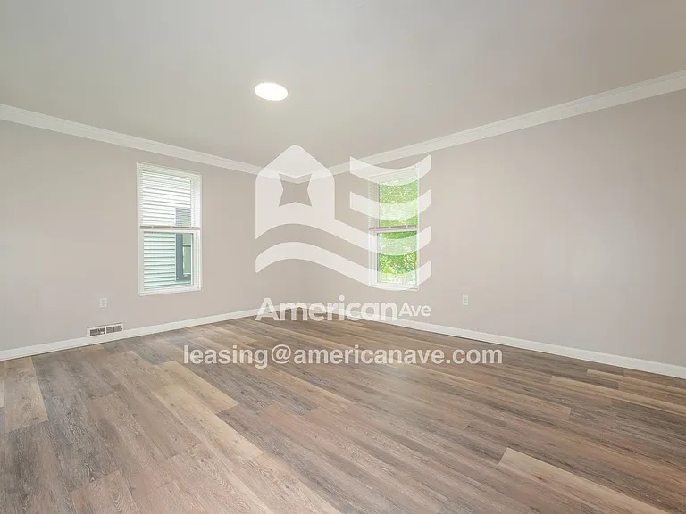 1181752_010_main_bedroom_10.jpg