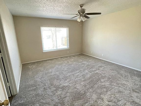 5th image of 862 Camelback Dr