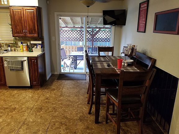 3rd image of 4 Armstrong Ln