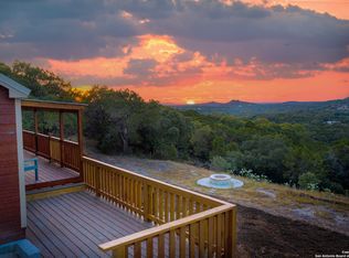 951 Castles Dr, Canyon Lake, TX 78133
