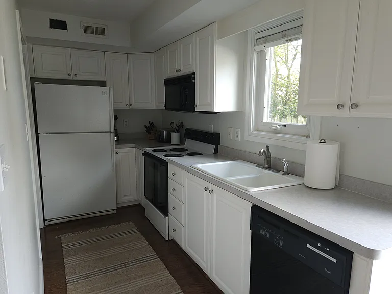 121 84th St #B — Photo 4