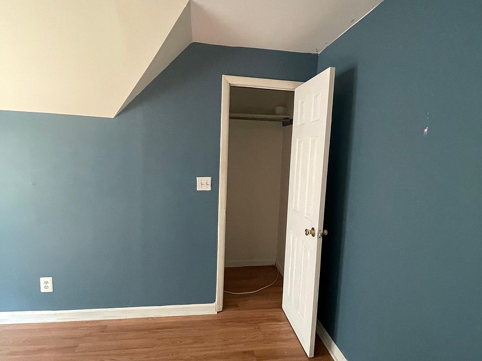 2nd image of 129 Linwood Ave #129