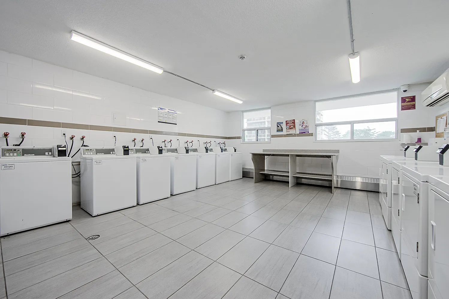 Aldershot Apartments — Photo 1