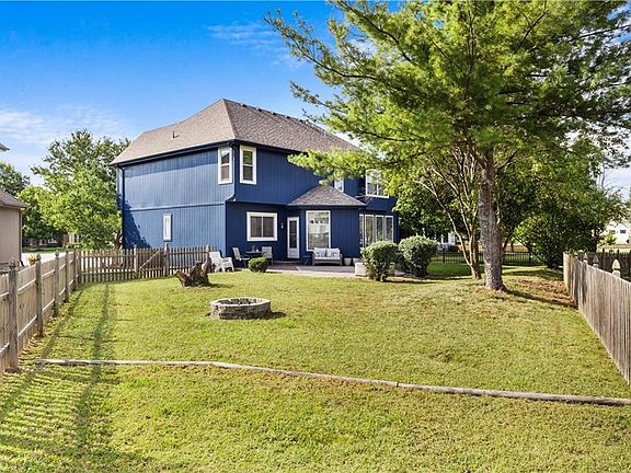 4th image of 5920 NE Coral Cir