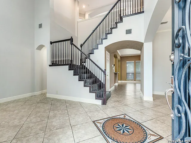 4 bed, 3.0 bath, 2980 sqft, $2,900 — Photo 2