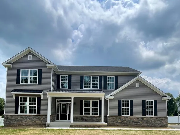 2244 Forest Glen Dr, Warrington, PA 18976