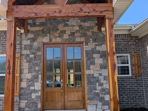 3rd image of 114 Treva Ln