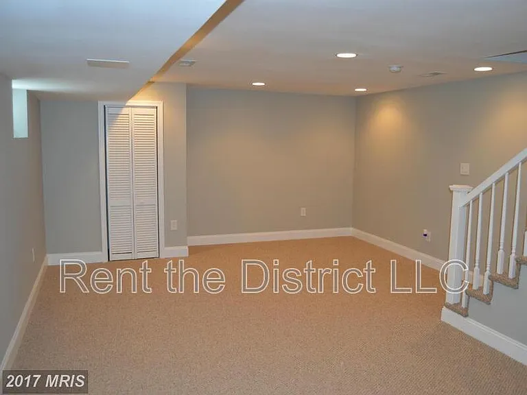 707 Kennedy St NE — Photo 11