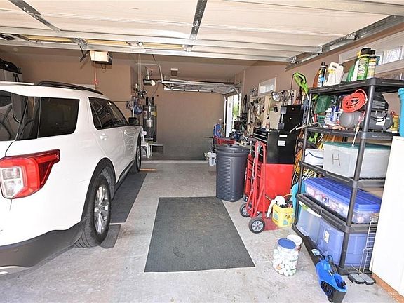 3rd image of 3516 Clubhouse Dr