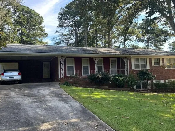 5574 Laurel Ln NW, Lilburn, GA 30047