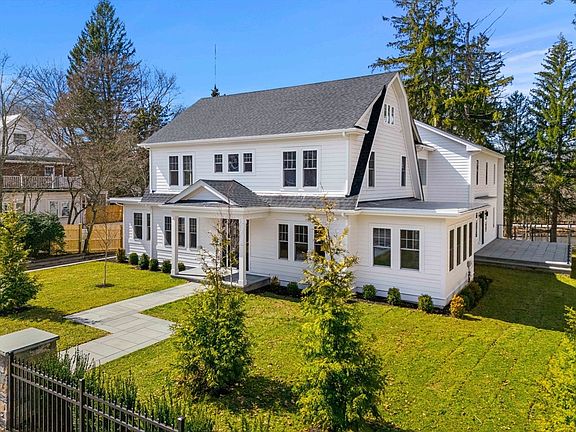 3rd image of 873 Chestnut St