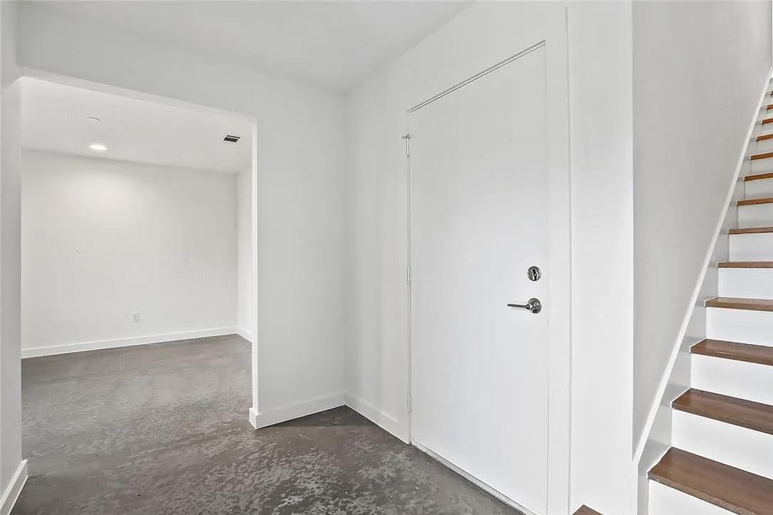 2 bed, 2.5 bath, 1550 sqft, $2,800 — Photo 3