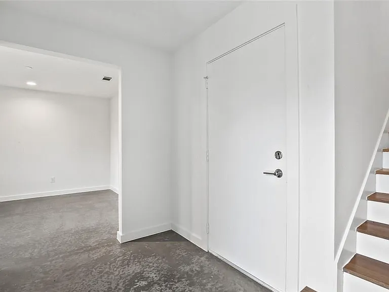 4713 Bryan St #504 — Photo 3