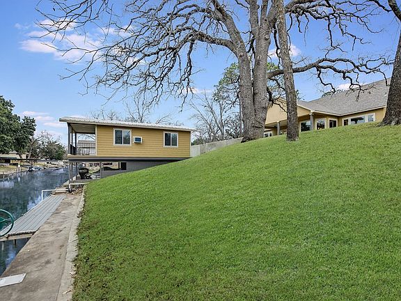 3rd image of 111 Chaparral