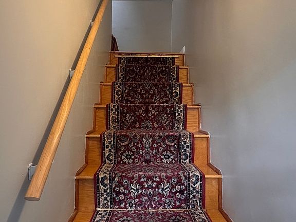 5th image of 17 Farragut Ave #2