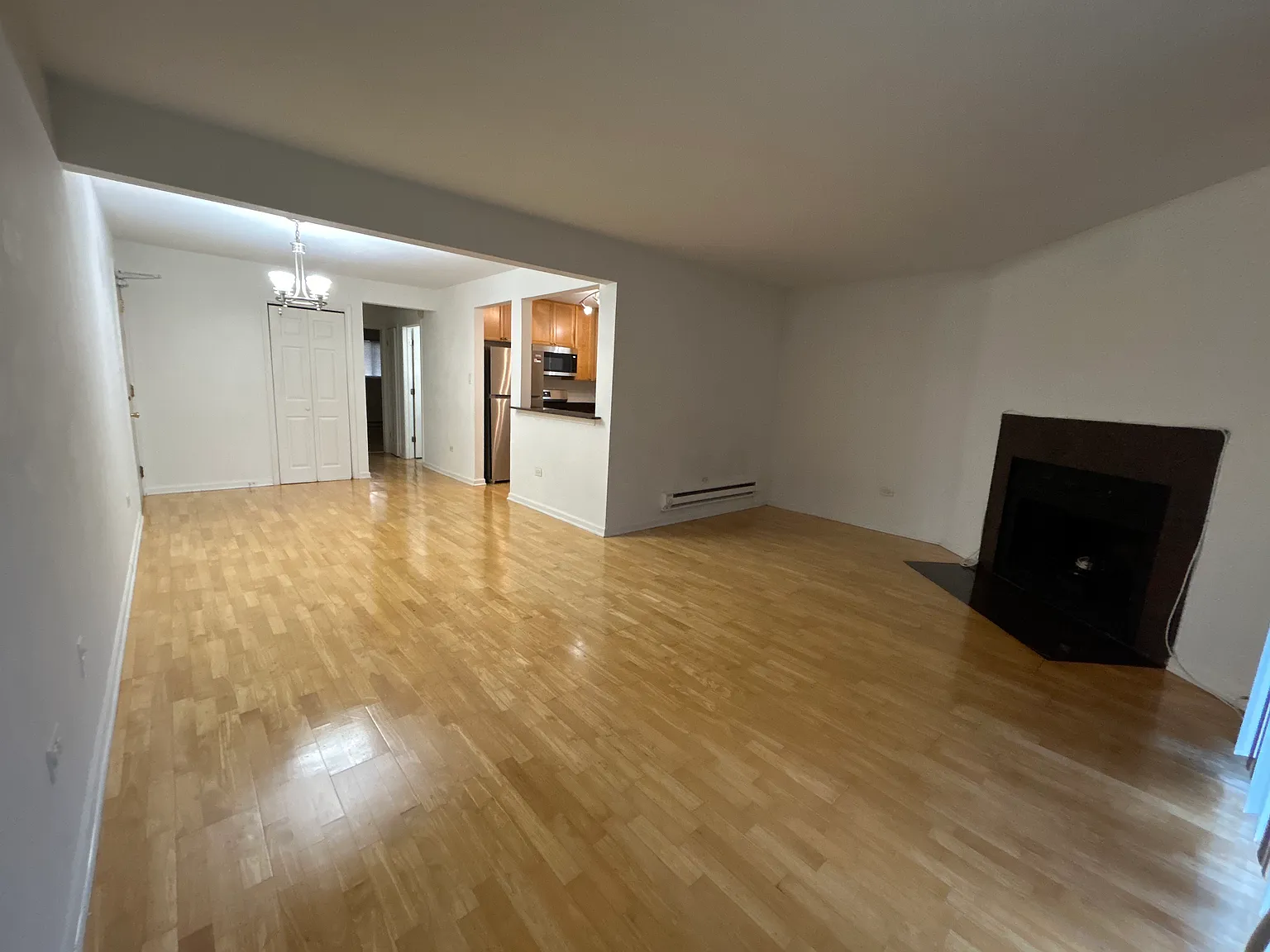431 E Osage Ln — Photo 4