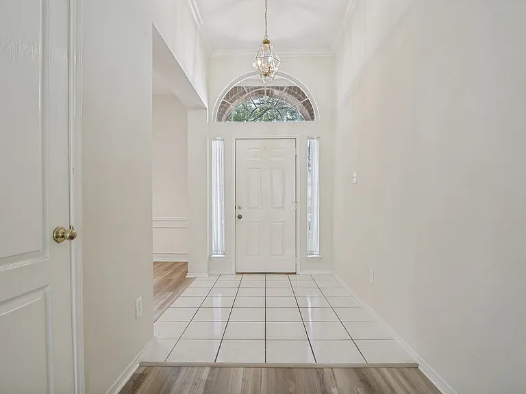 308 Sycamore Dr — Photo 3