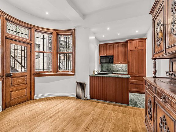 5th image of 7 E 78th St #1