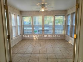 1170 Sunset Dr, Alliance, OH