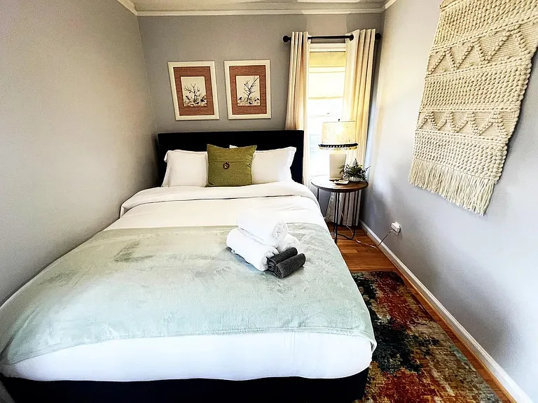 602 N Altadena Ave — Photo 17