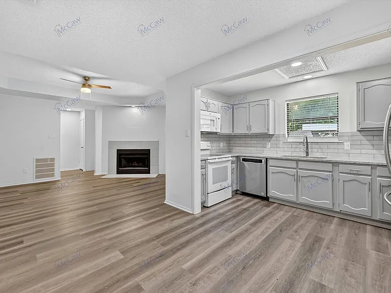 2813 Newkirk Ct — Photo 4