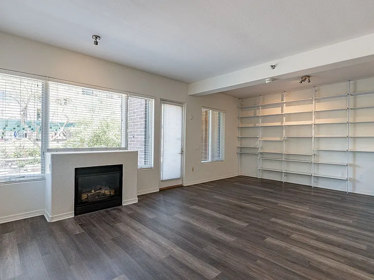 16 W Encanto Blvd #130 — Photo 4