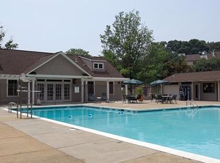 11027 Becontree Lake Dr APT 403, Reston, VA 20190