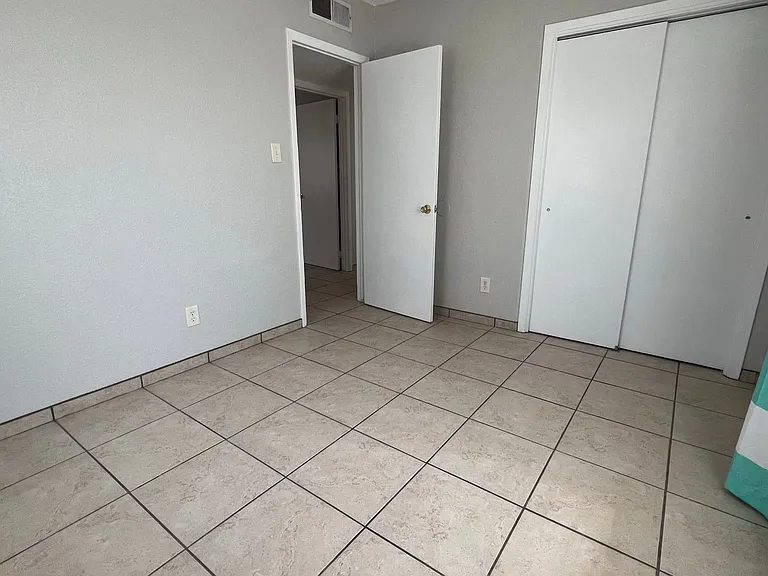1355 Roosevelt St — Photo 17