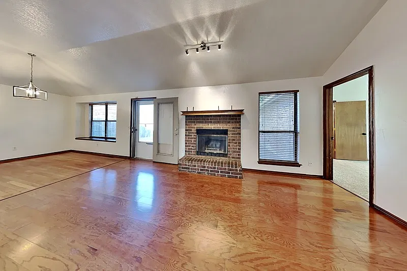 4 bed, 2.0 bath, 1703 sqft, $1,750 — Photo 3