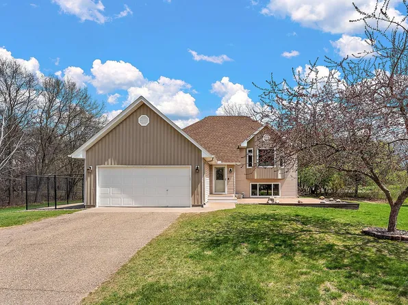 24271 Amazon St NE, Stacy, MN 55079