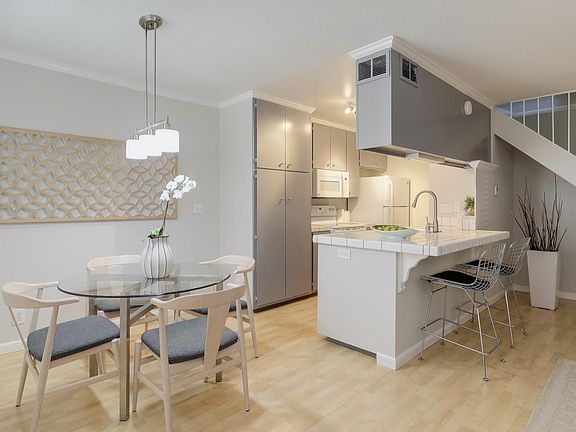 4th image of 208 Watson Dr APT 2