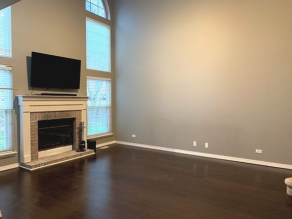 2nd image of 4407 Edinburg Ln