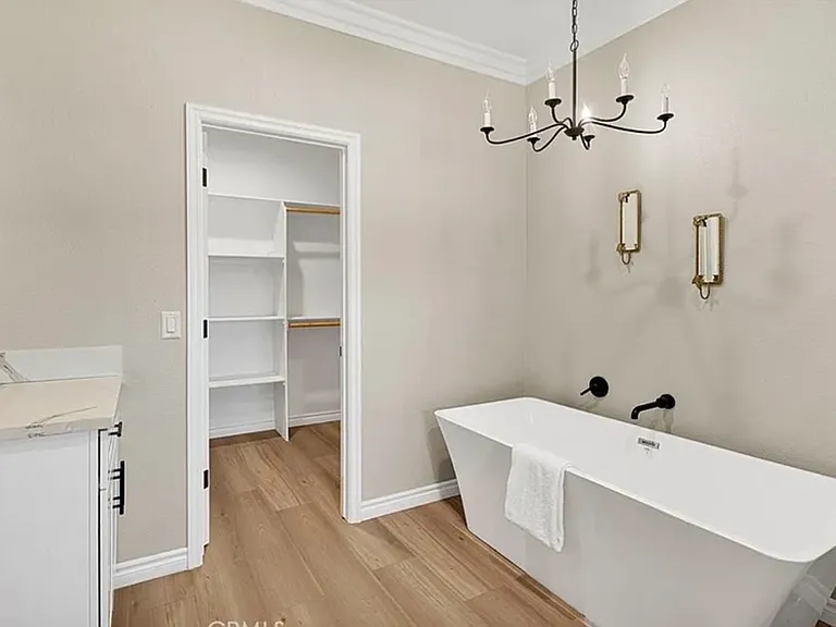 10770 Chipmunk Rd — Photo 5