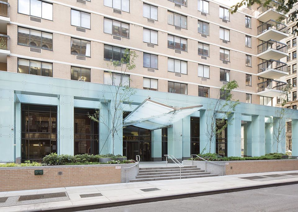 1st image of 300 Mercer St APT 9D